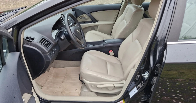 Toyota Avensis cena 37500 przebieg: 212000, rok produkcji 2011 z Czarnków małe 667